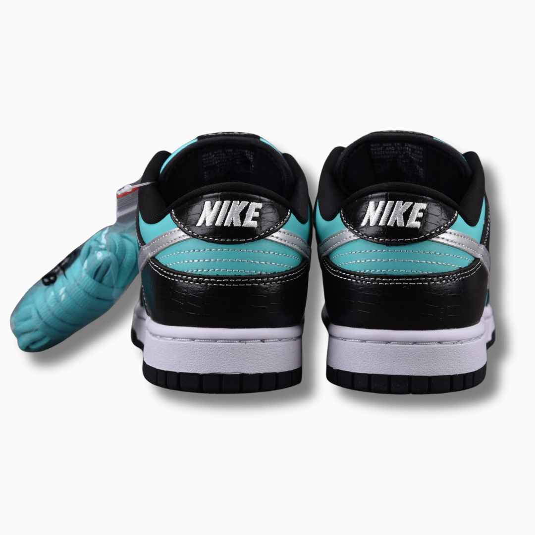 Nike SB Dunk Low Diamond Supply Co.