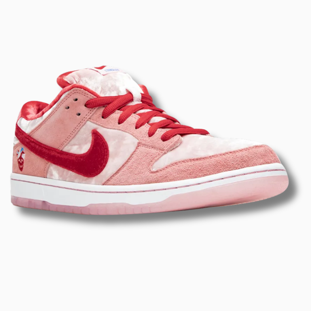 Nike SB Dunk Low StrangeLove Skateboards