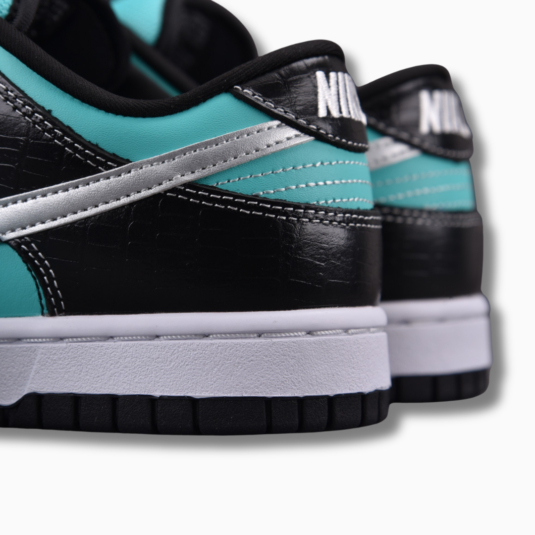 Nike SB Dunk Low Diamond Supply Co.