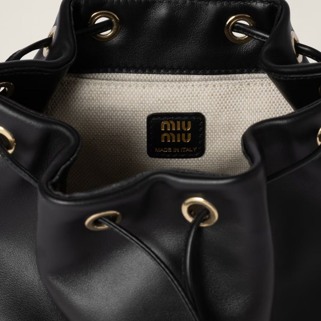 Mochila de piel Miu Miu negra