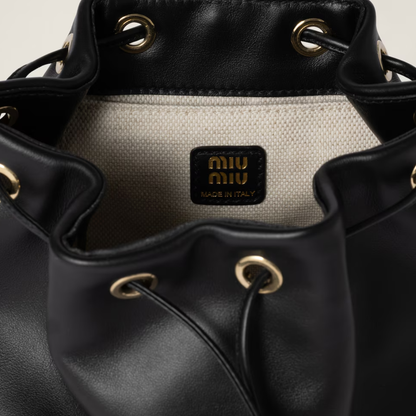 Mochila de piel Miu Miu negra
