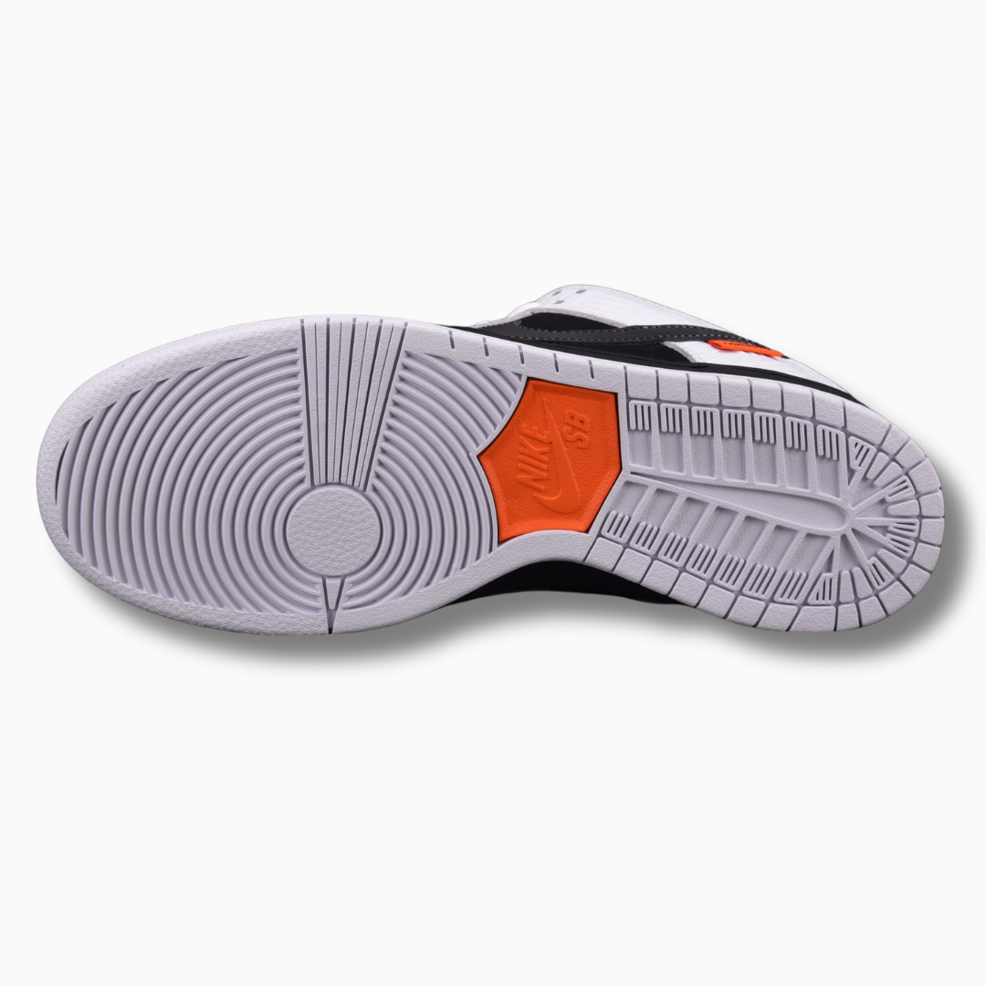 Nike SB Dunk Low TIGHTBOOTH
