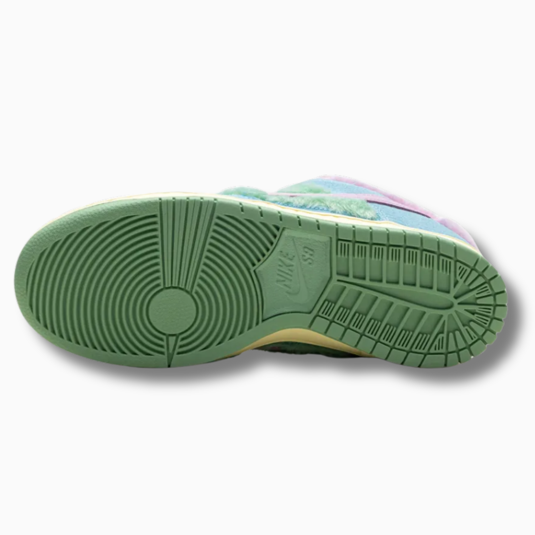 Nike SB Dunk Low Verdy Visty