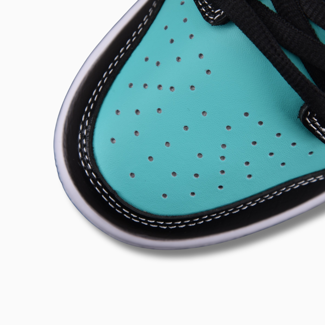 Nike SB Dunk Low Diamond Supply Co.