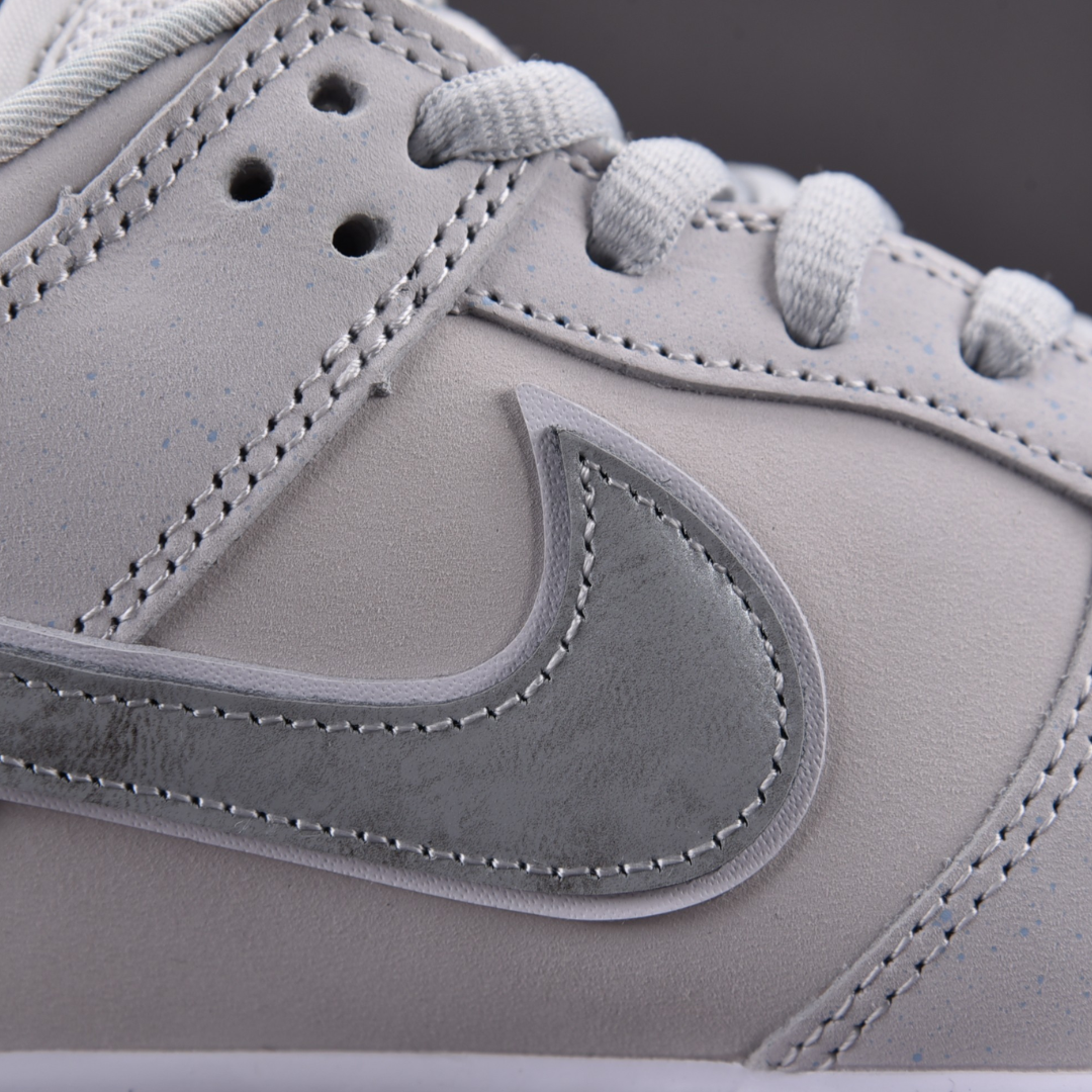 Nike SB Dunk Low White Lobster