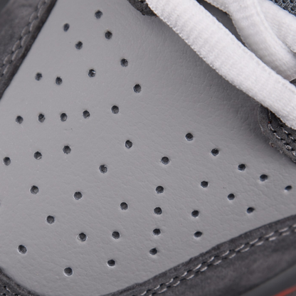 Nike SB Dunk Low Staple NYC Pigeon